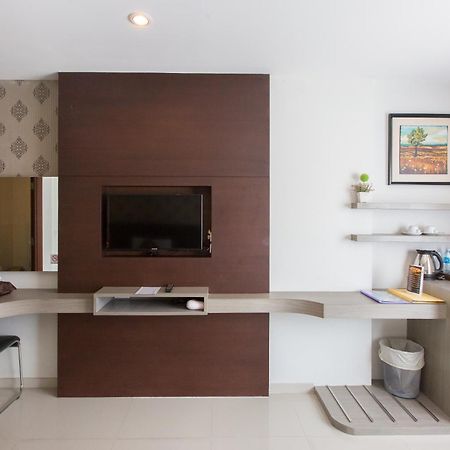 Hemingways Silk Hotel Patong Экстерьер фото