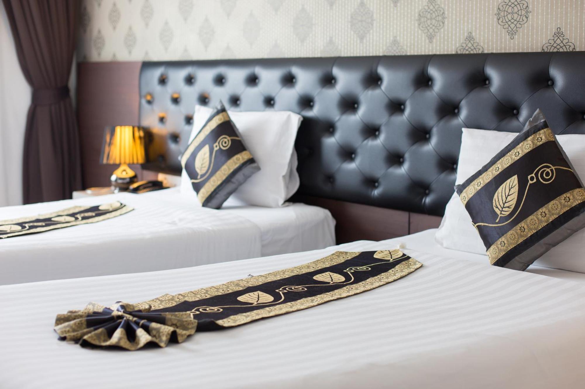 Hemingways Silk Hotel Patong Экстерьер фото