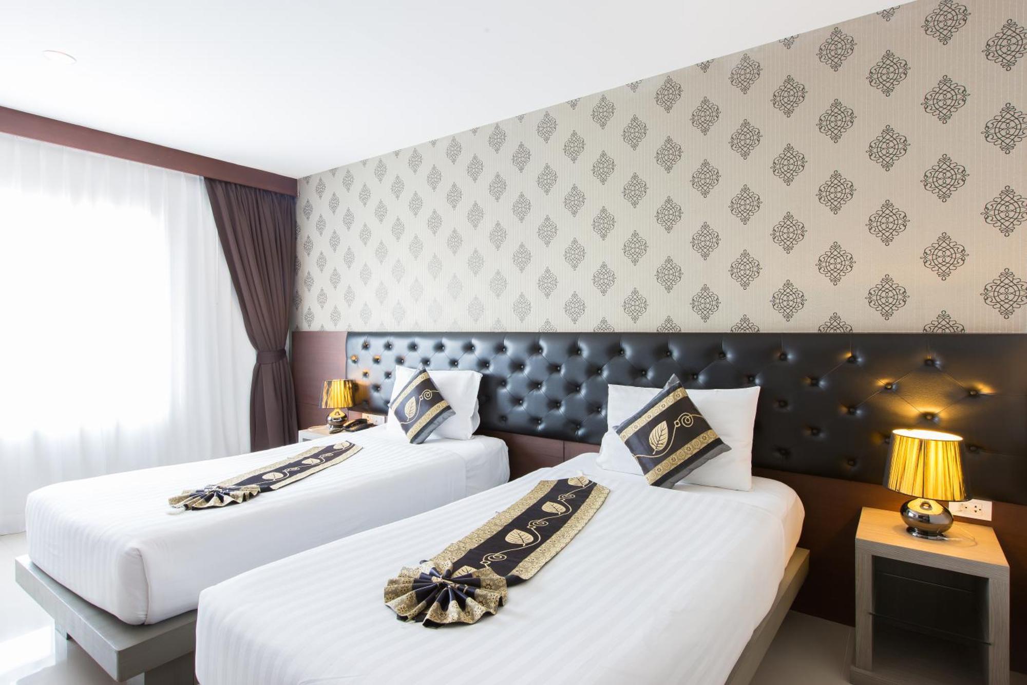 Hemingways Silk Hotel Patong Экстерьер фото